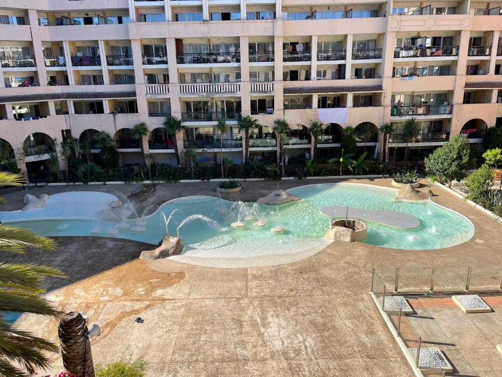 Appartement T2 climatisé plein sud + piscine, pataugeoire + Plage à 50m 11 Avenue Pierre Semard, 06150 Cannes