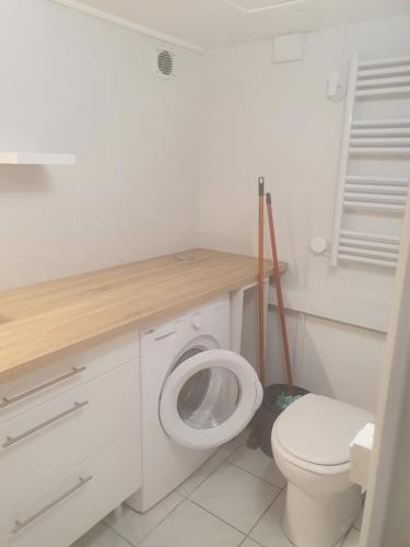 Appartement T2 en rez de jardin de maison, avec piscine privée, draps et serviettes de toilette non fournis 10 Rue Monte Cassino Argelès-sur-Mer