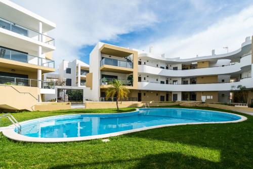 Appartement T2 in Alvor with Rooftop Terrace & Pool Rua Serpa Pinto Albur Village Alvor