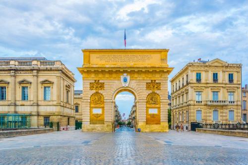 T2 Le TRIOMPHA Montpellier Peyrou Montpellier france