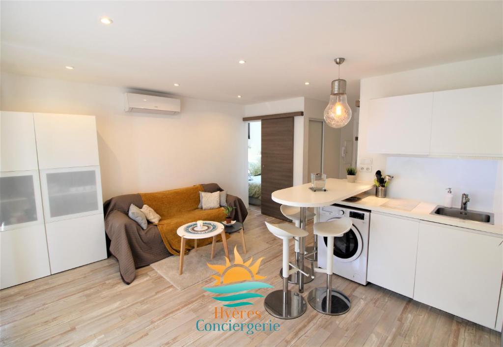 Appartement T2Cocconing- Clim/PK/WIFI- Costebelle-5min plage 374 Chemin de la Grotte des Fées, 83400 Hyères