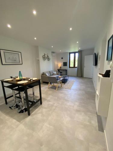 Appartement T3 2 chambres-centre-ville Place d'Armes Clim-Wifi 3 étages 1 Rue Docteur Carence Toulon