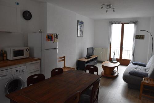 Appartement T3 3 étoiles hyper centre Luchon 7 Rue Victor Hugo Luchon