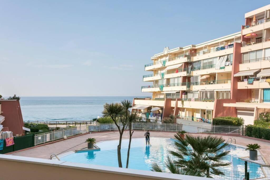 Appartement T3 climatisé avec piscine et vue sur mer 4 Rue Paul Baudassé, 34200 Sète