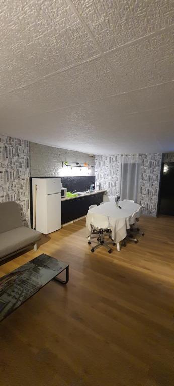 B&B / Chambre d'hôtes T3 tout confort pour 6 couchages 1550 Route d'Hondeghem, 59190 Hazebrouck