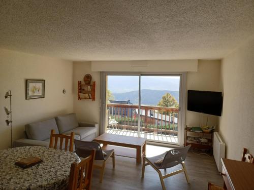 Appartement T4 classé 2 étoiles - ensoleillé avec Vue Panoramique Les Soldanelles A237 1 Traverse de la Conque Verte Font-Romeu-Odeillo-Via