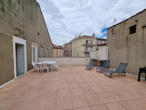 T4- terrasse 50m², garage, centre-ville Narbonne france