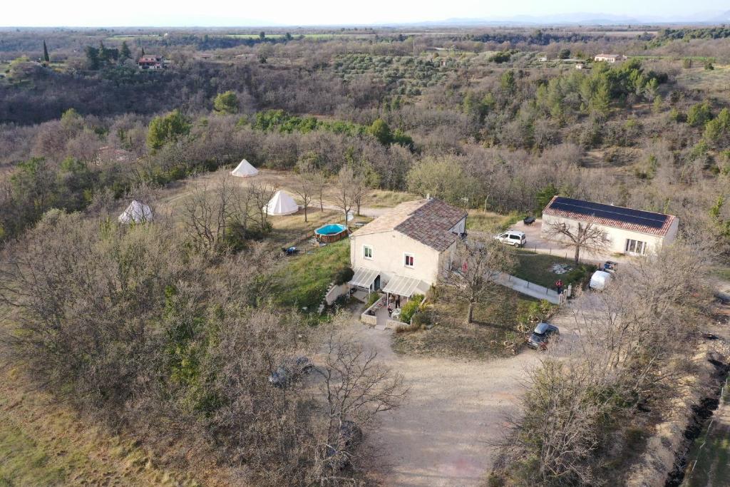 Tente de luxe Camping Arbre de Vie Chemin de Sainte Croix 04500 Montagnac