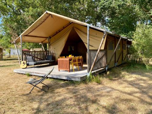 Camping la Kahute, tente lodge au coeur de la forêt