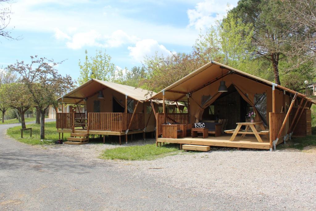 Tente de luxe Camping Lac du Causse La Prairie 19600 Lissac-sur-Couze