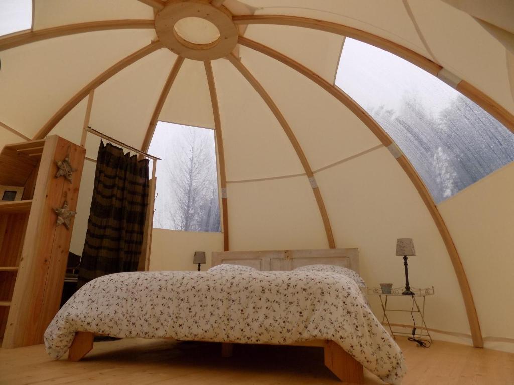 Tente de luxe Dome Aux Etoiles 9 rue des étangs 10130 La Coudre