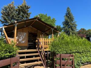 'Glamping' Angelzelt am See mit Steg und Boot (Mecklenburger Seenplatte)