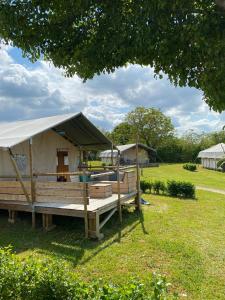 Tente de luxe Glamping Place de la Famille Lieu dit La Mauratie 24590 Jayac Aquitaine