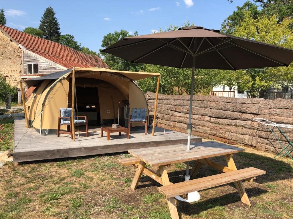 Tente de luxe Glamping Resort Bousset Bousset 1 58170 Chiddes