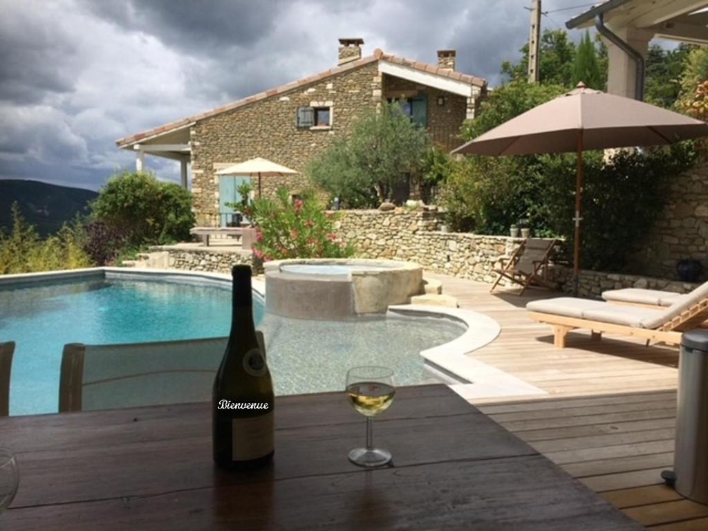 La Fortinerie Glamping Safari Tent with Hot Tub 49390 Mouliherne