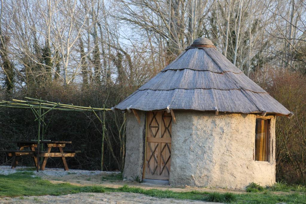 Tente de luxe LA HUTTE MASSAÏ 2148 Chemin des Iscles De Durance 84530 Villelaure