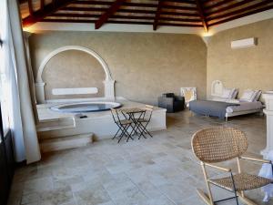 Tente de luxe Le Pool House - Private Jacuzzi - Mas des Sous Bois Le Mas des Sous-Bois - 67 Chemin Saint Hilaire 13122 Ventabren Provence-Alpes-Côte d\'Azur