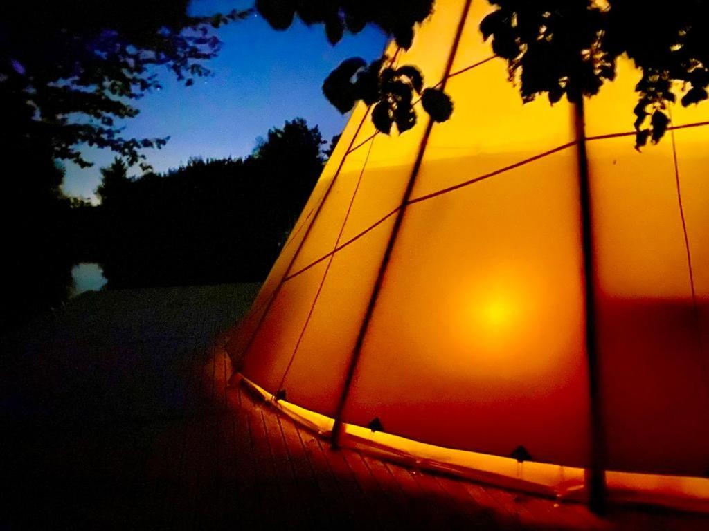 Tente de luxe Le tipi de l Etang hébergement insolite 174 Rue du Bois 59158 Maulde