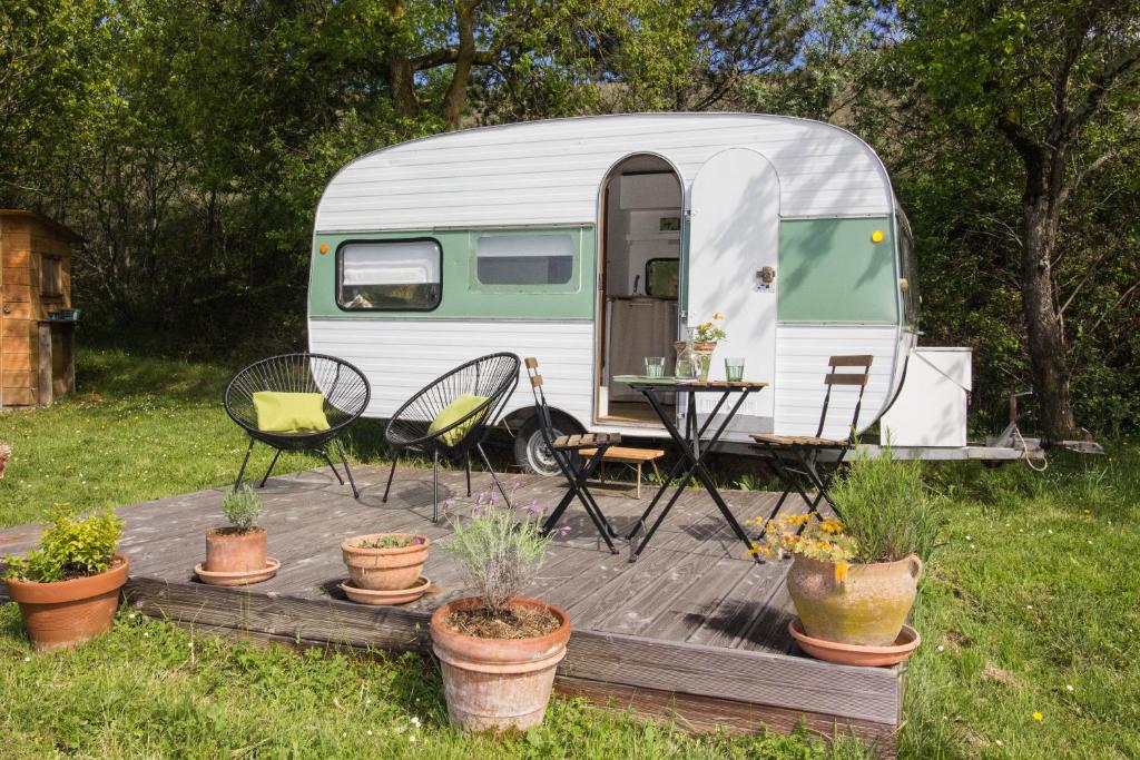 Tente de luxe Ma caravane dans les collines Bouchavesne Chemin de Laval Basse 11400 Villeneuve-la-Comptal