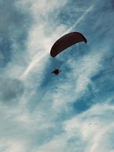 Nuit insolite dans une bulle et baptême de l'air gratuit en ULM