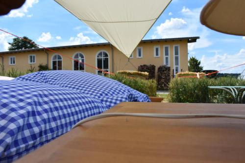 Open air, Bett im Kornfeld
