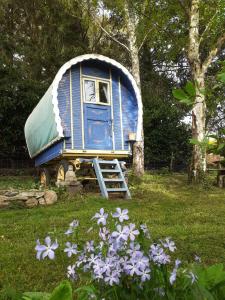 Tente de luxe Retraite rustique en bordure de forêt à la campagne 1 Lieu Dit Les Forges Le Heyou 22810 Belle-Isle-en-Terre Bretagne