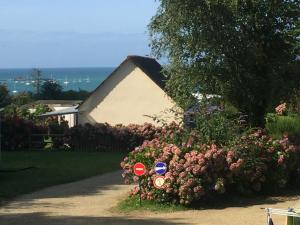 Tente 3 chambres, petit camping familial vue mer