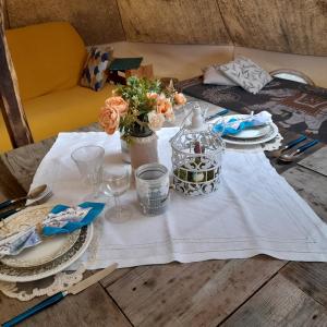 TENTE SAFARI LODGE DANS FORET LUXURIANTE