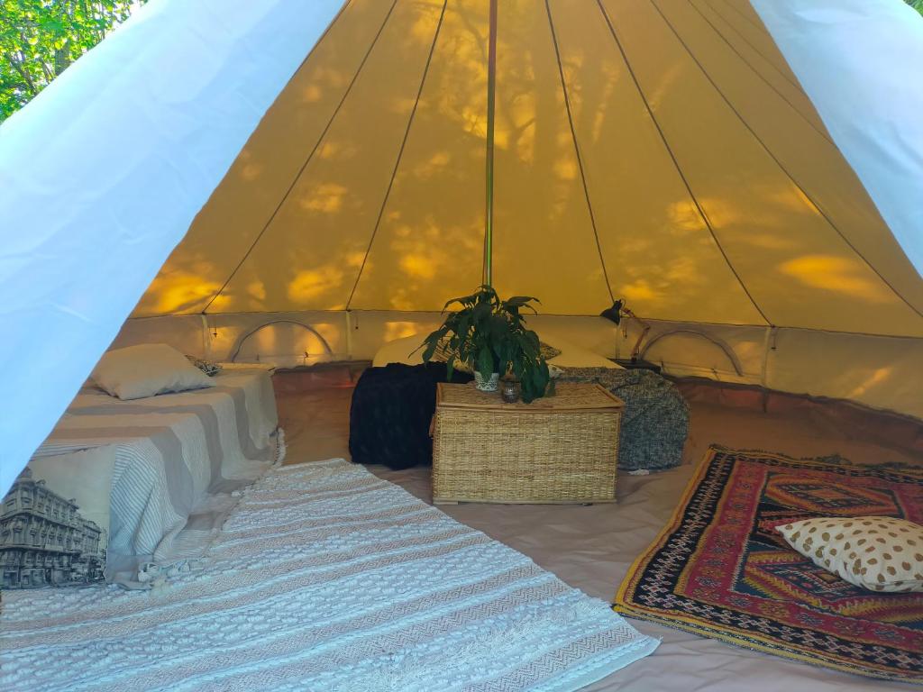 Tente tipi aux Gorges de l'Aveyron La Plaine, 81140 Penne