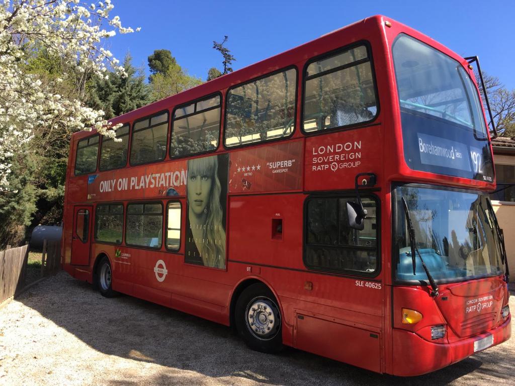 The Coachhouse B&B Bus chemin de la Vernède, 11600 Conques-sur-Orbiel