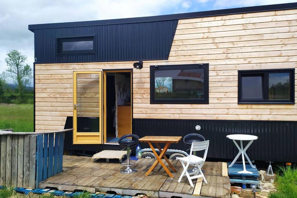 Tente de luxe Tiny House en Côte Roannaise Montée des Courtauds 42820 Ambierle