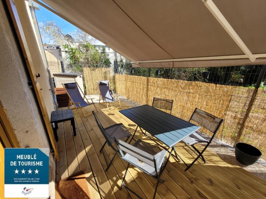 Tipi avec animaux pour famille nature 87130 Surdoux