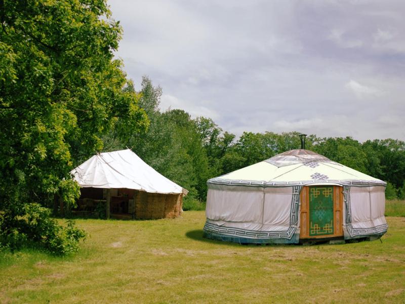 Tente de luxe Yourte d'Aiguevives route d'Aiguevives 37460 Céré-la-Ronde