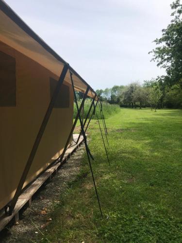 Tente de luxe Tente Lodge les Gîtes de l'Odet 27 route de kérouter Lanio