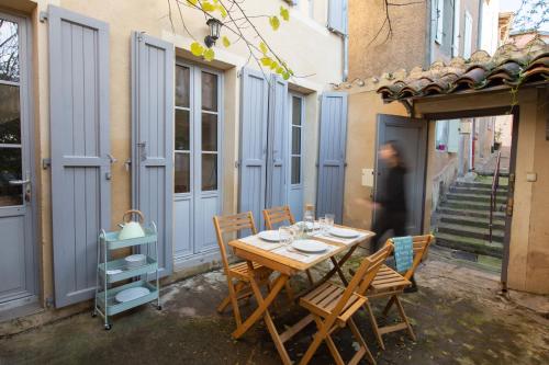 Terrasse Catalane, maison au pied de la cathédrale Albi france