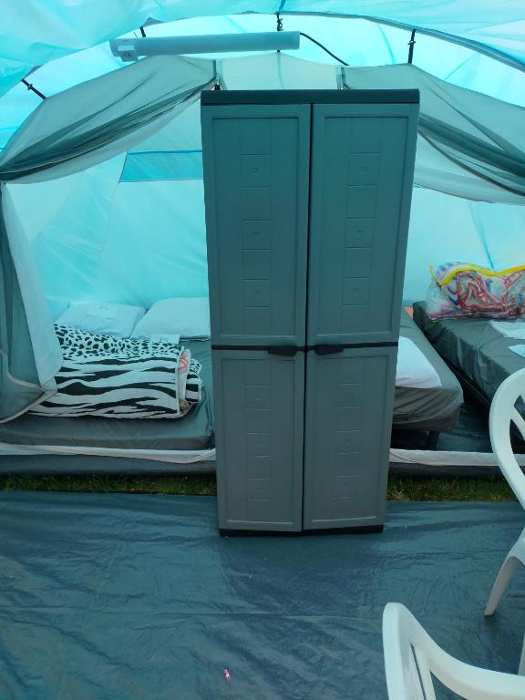 Camping The blue tent rue de la croix de la motte 37800 Marcilly sur Vienne, 37800 Nouâtre