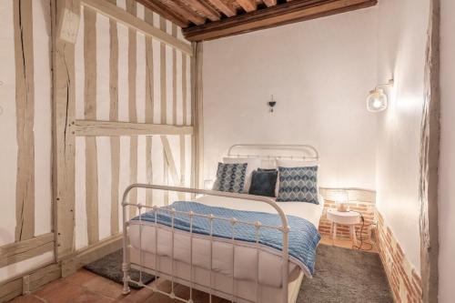 Appartement the charming wood - 2ch - 76m2 - full center town 4 Rue des Logettes 2eme etage - entrée par la place hamelin Honfleur