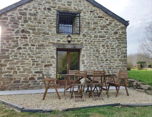 The Cider House: charming 2 bedroom cottage Mellac france