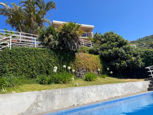 The Cliff Beach House Calheta portugal