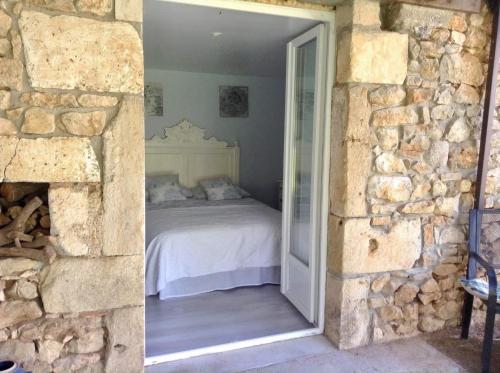 The Gatehouse at the old forge Feuillade france