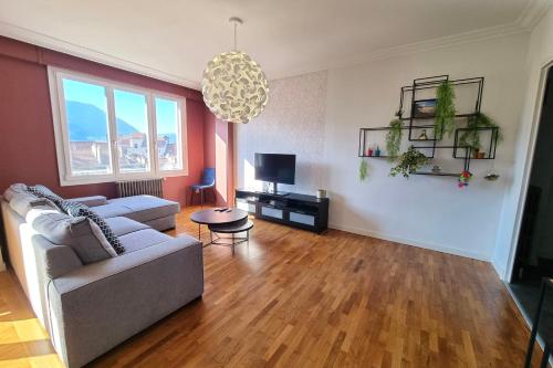 Appartement The nice view of the boulevard #DX 107 Cours Jean Jaurès Grenoble