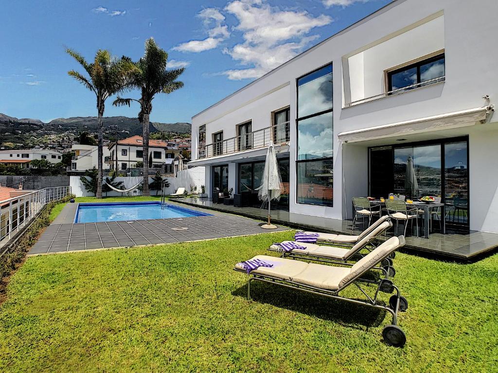 Villa The White House - By MHM Rua Dr Jose Joaquim Freitas, 48, 9060-143 Funchal