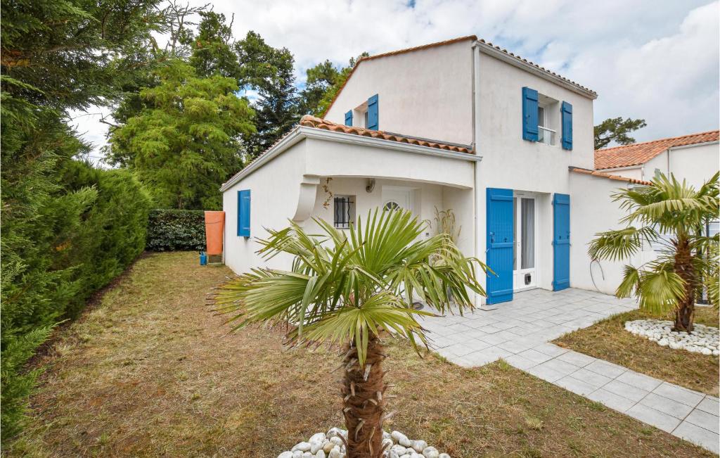 Maison de vacances Three-Bedroom Holiday Home in La Tranche/Mer , 85360 La Tranche-sur-Mer