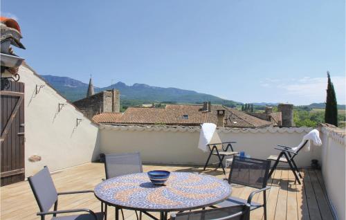 Maison de vacances Three-Bedroom Holiday Home in Manas  Manas