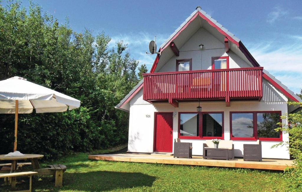 Maison de vacances Three-Bedroom Holiday home with Lake View in Kirchheim , 36275 Kemmerode