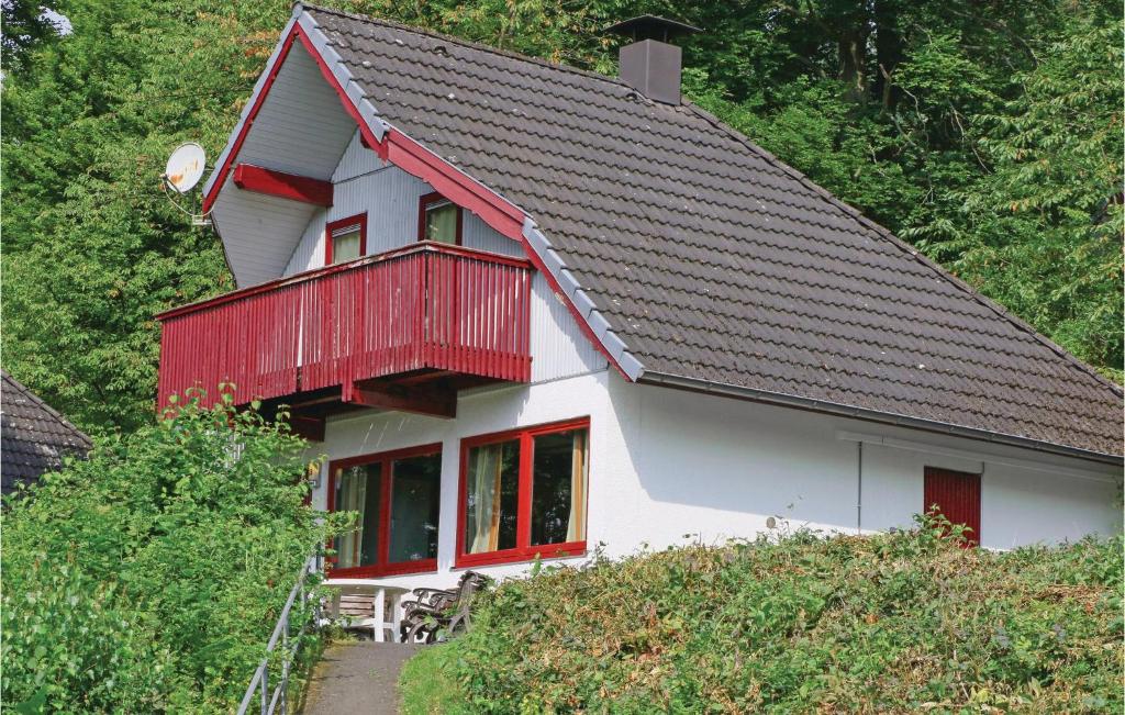 Maison de vacances Three-Bedroom Holiday home with Lake View in Kirchheim/Hessen , 36275 Reimboldshausen