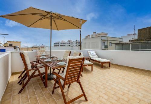 Tia Anica House I - apartment with terrace in central Fuseta beach village Fuzeta portugal