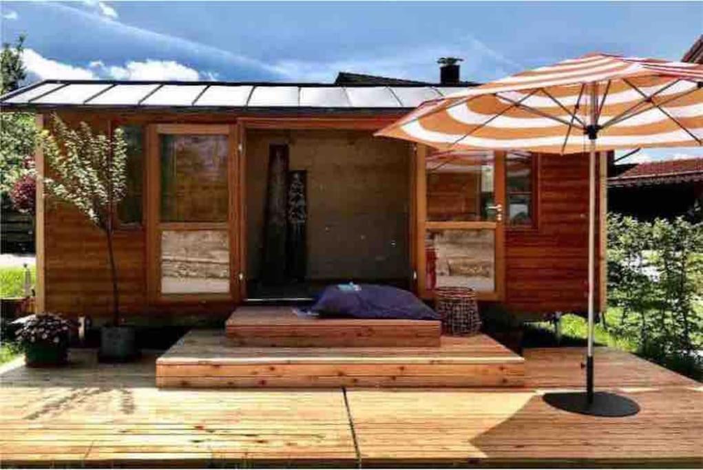 Maison de vacances Tiny House mit Pool im Château-Park Chateau Belair 36 Route de la Reuille, 33710 La Reuille