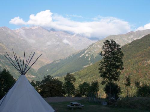 Tente de luxe Tipi nature grand confort Hameau du saussa Gavarnie