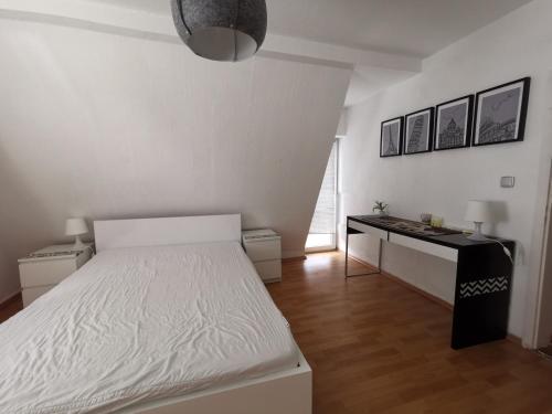 Appartements Tolles Möbliertes Zimmer in WG Haus in Ulm nähe Uni und Uni-Klinik 22 Albstraße Ulm